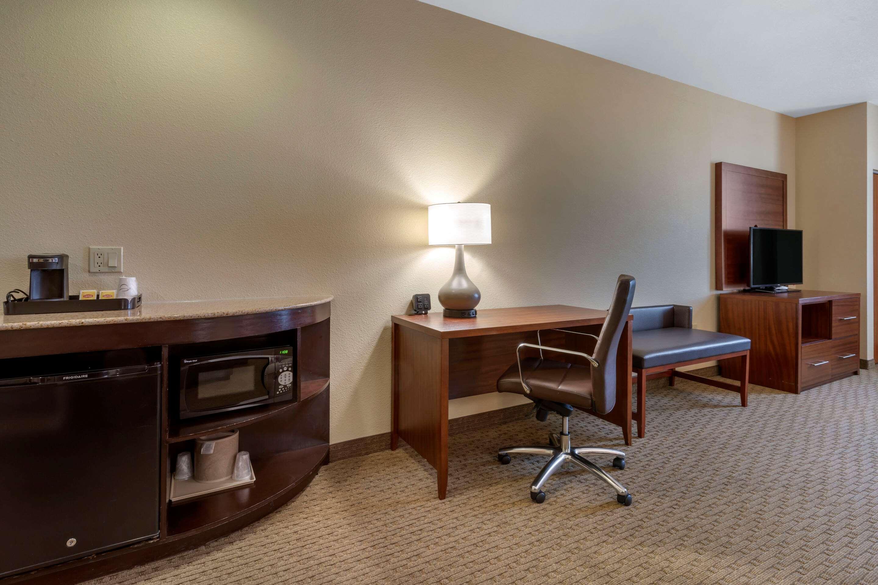 Comfort Suites Eugene Dış mekan fotoğraf