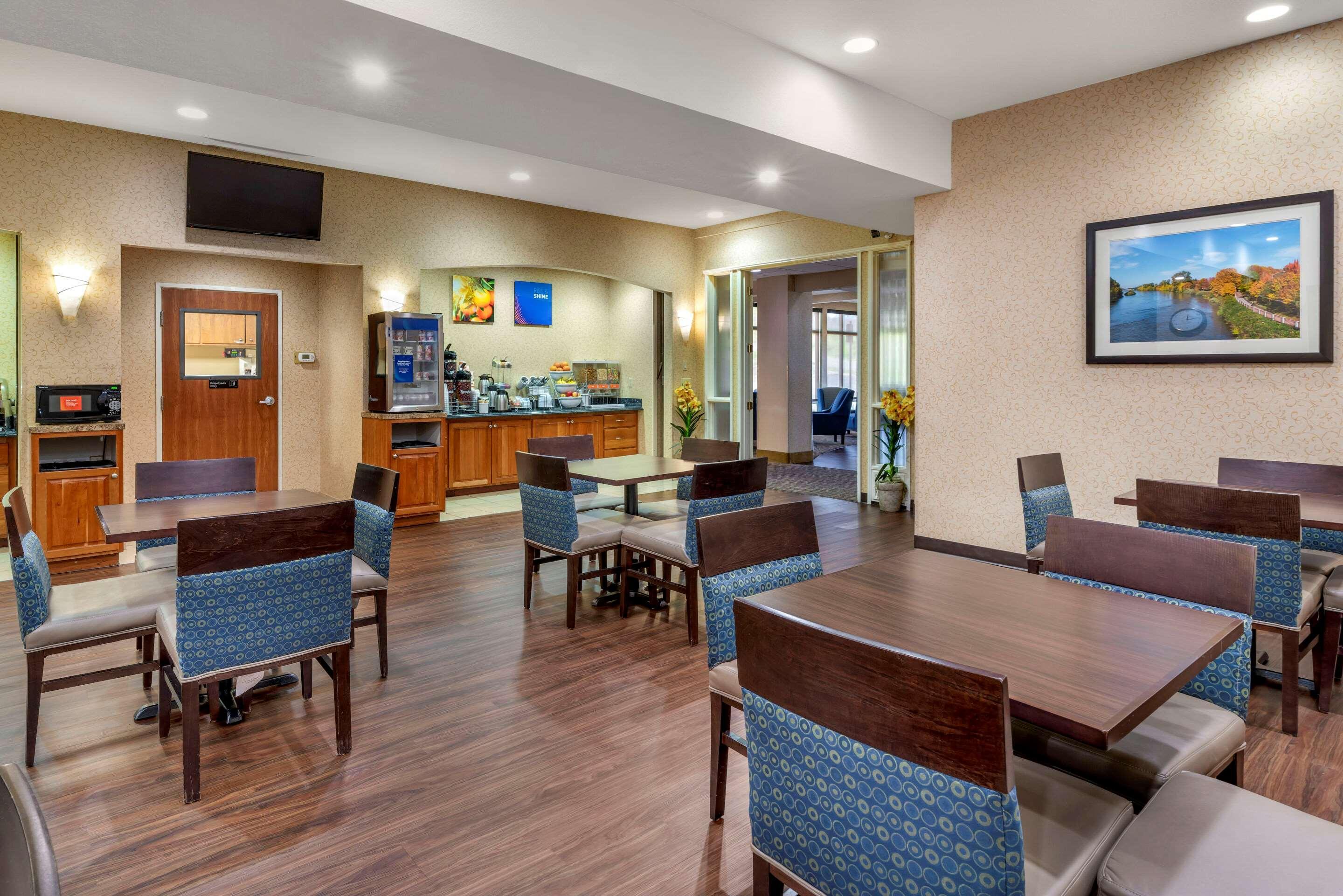 Comfort Suites Eugene Dış mekan fotoğraf